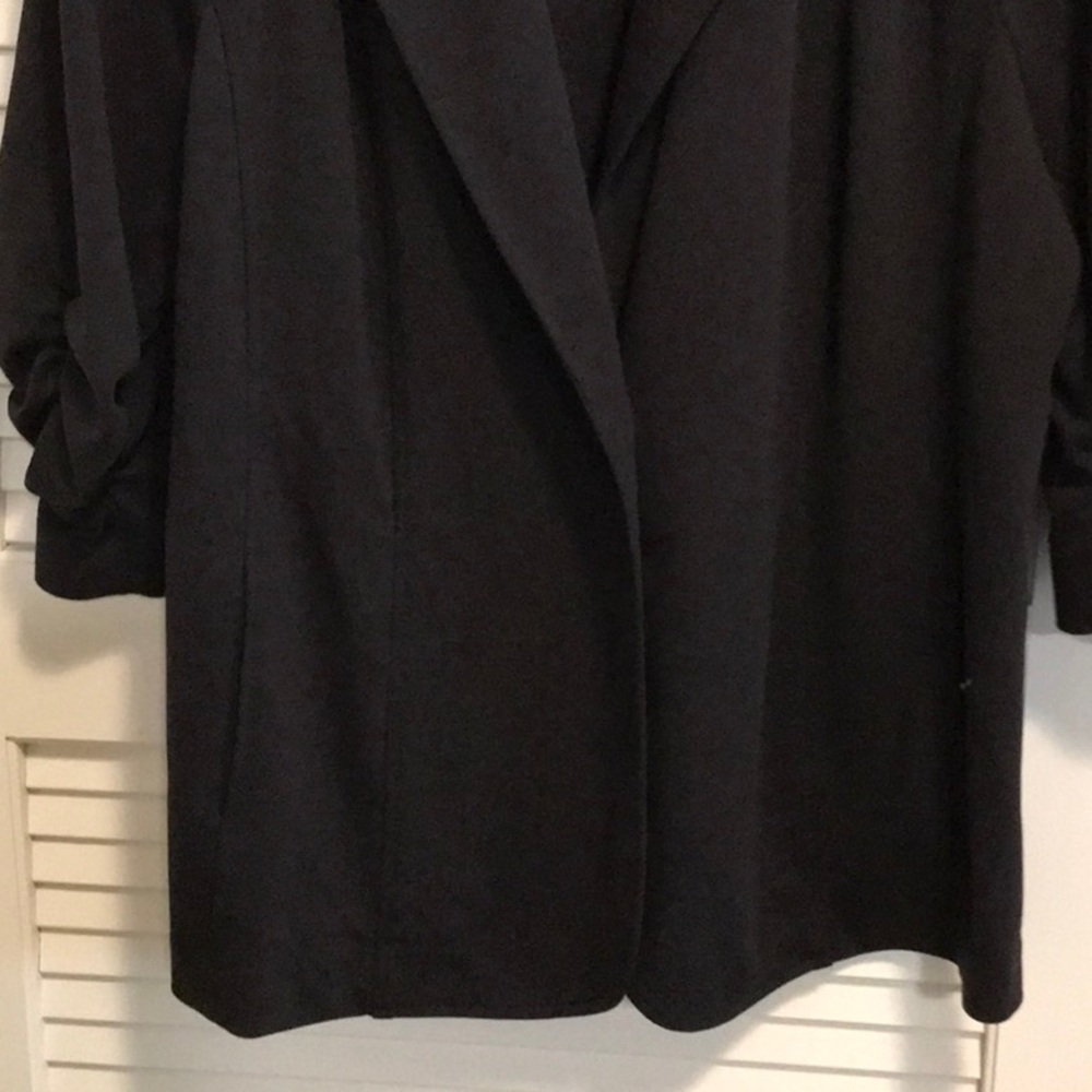 Preowned Susan Graver Women’s blazer - stretch knit, ruched sleeves, black, 2X - Picture 4 of 8